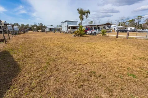507 4th Street NW Steinhatchee FL 32359