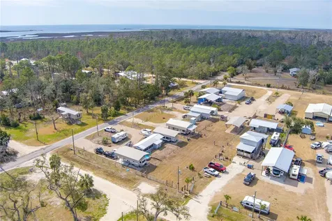 507 4th Street NW Steinhatchee FL 32359