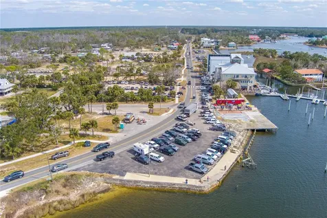 507 4th Street NW Steinhatchee FL 32359