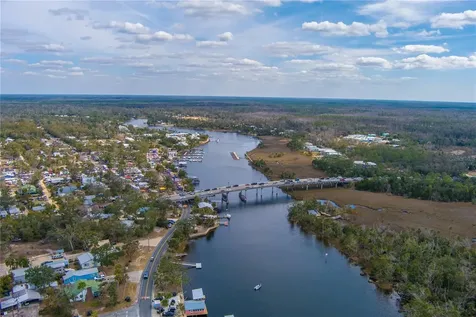 507 4th Street NW Steinhatchee FL 32359