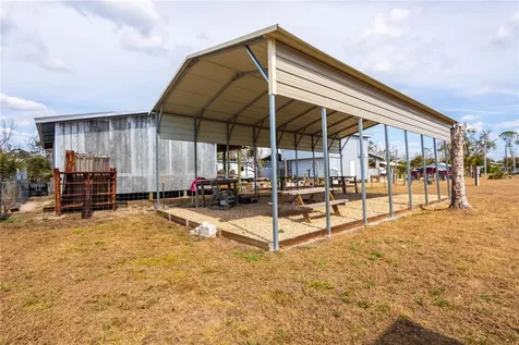 507 4th Street NW Steinhatchee FL 32359