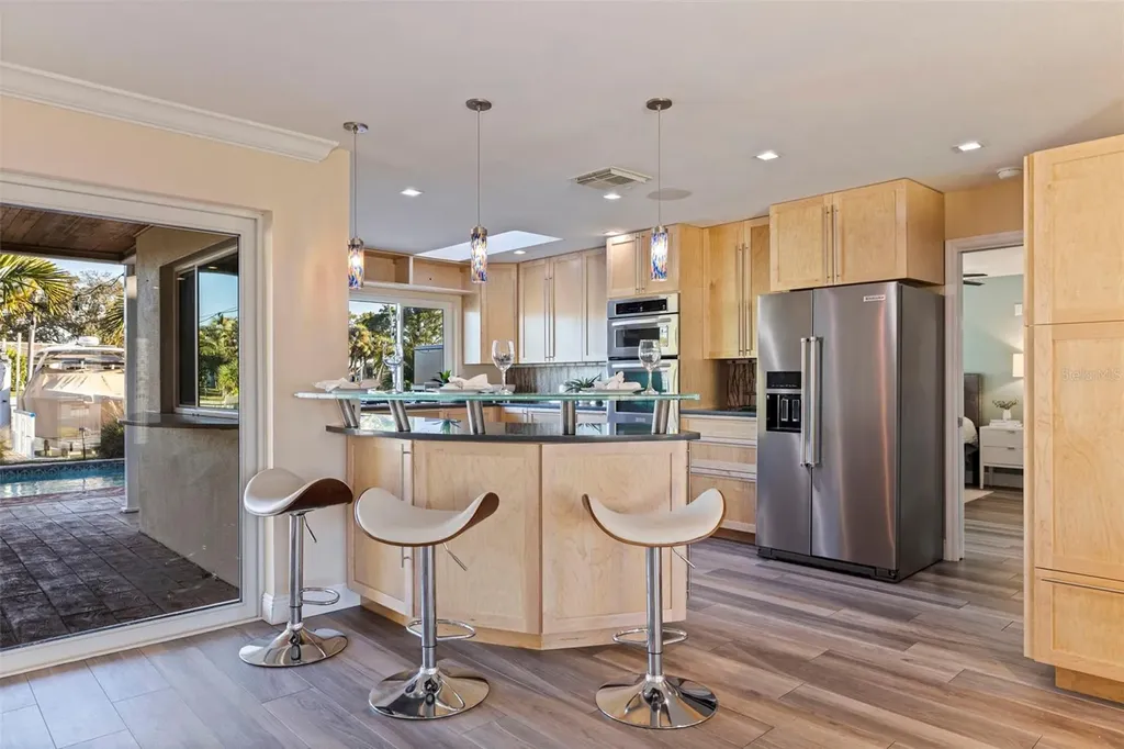 2024 Massachusetts Avenue NE St Petersburg FL 33703