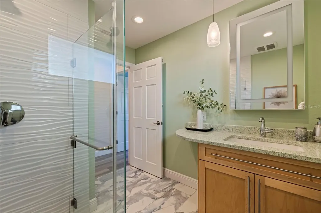 2024 Massachusetts Avenue NE St Petersburg FL 33703