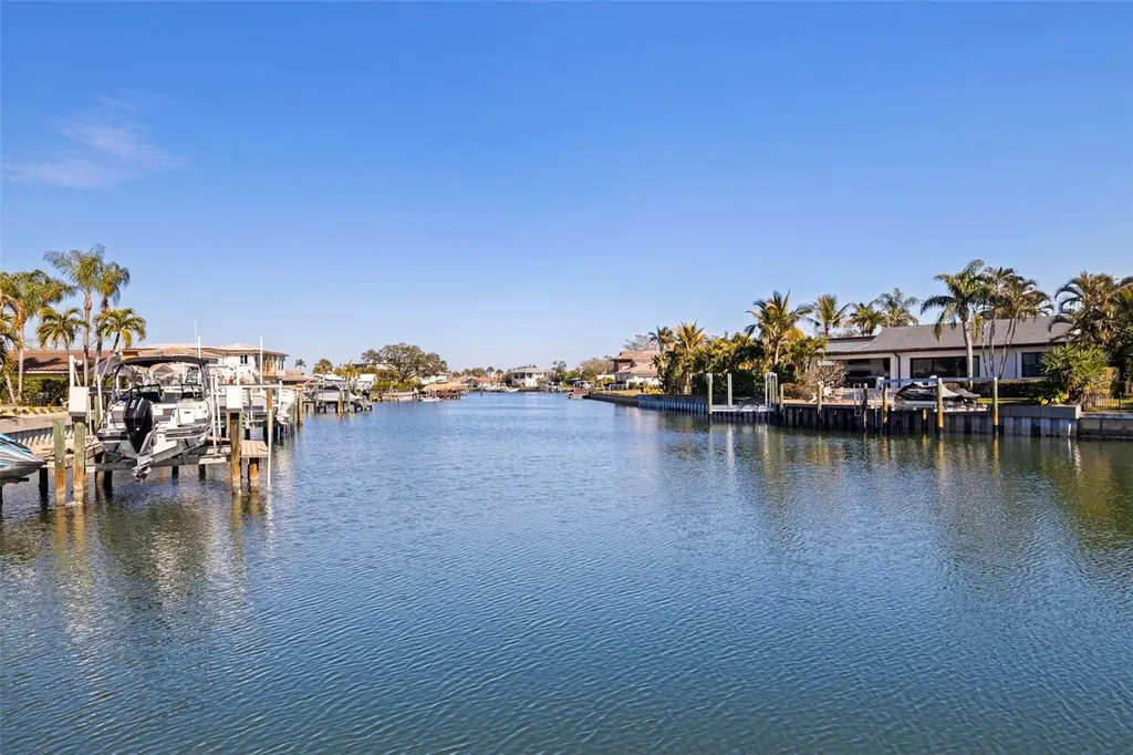 2024 Massachusetts Avenue NE St Petersburg FL 33703