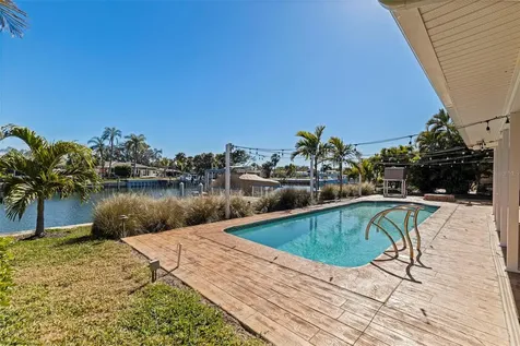 2024 Massachusetts Avenue NE St Petersburg FL 33703