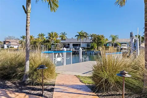2024 Massachusetts Avenue NE St Petersburg FL 33703