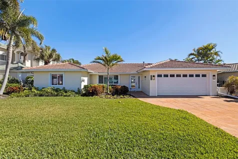 2024 Massachusetts Avenue NE St Petersburg FL 33703