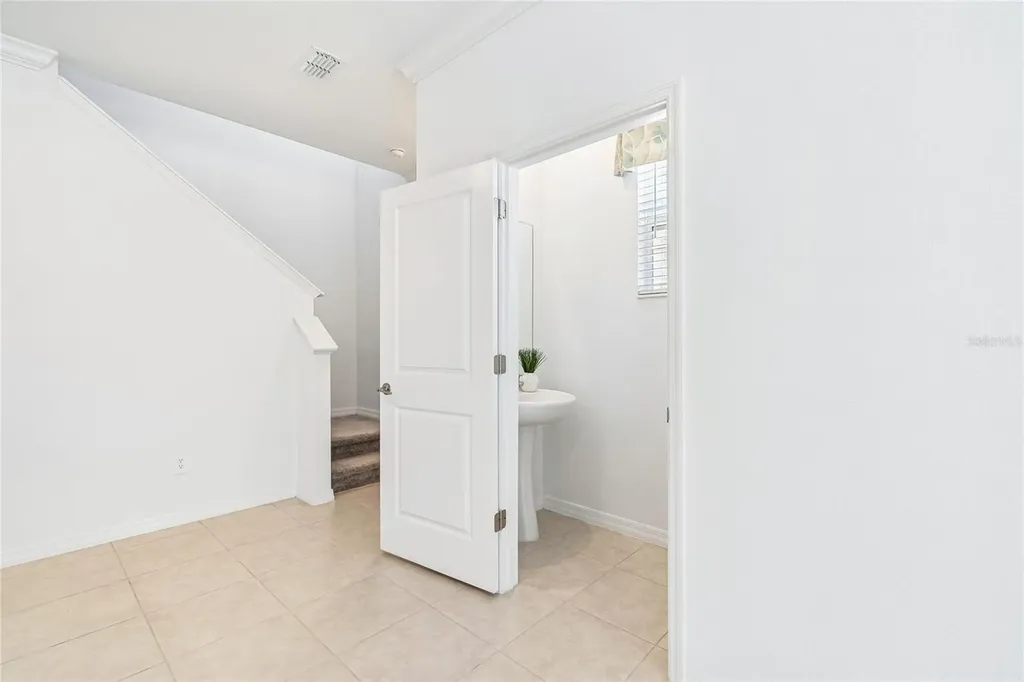 10811 Fowlers Bluff Court Tampa FL 33647