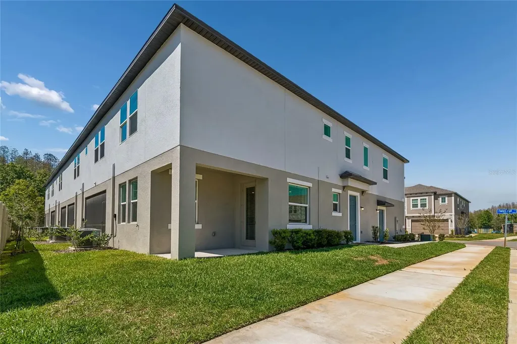 10811 Fowlers Bluff Court Tampa FL 33647