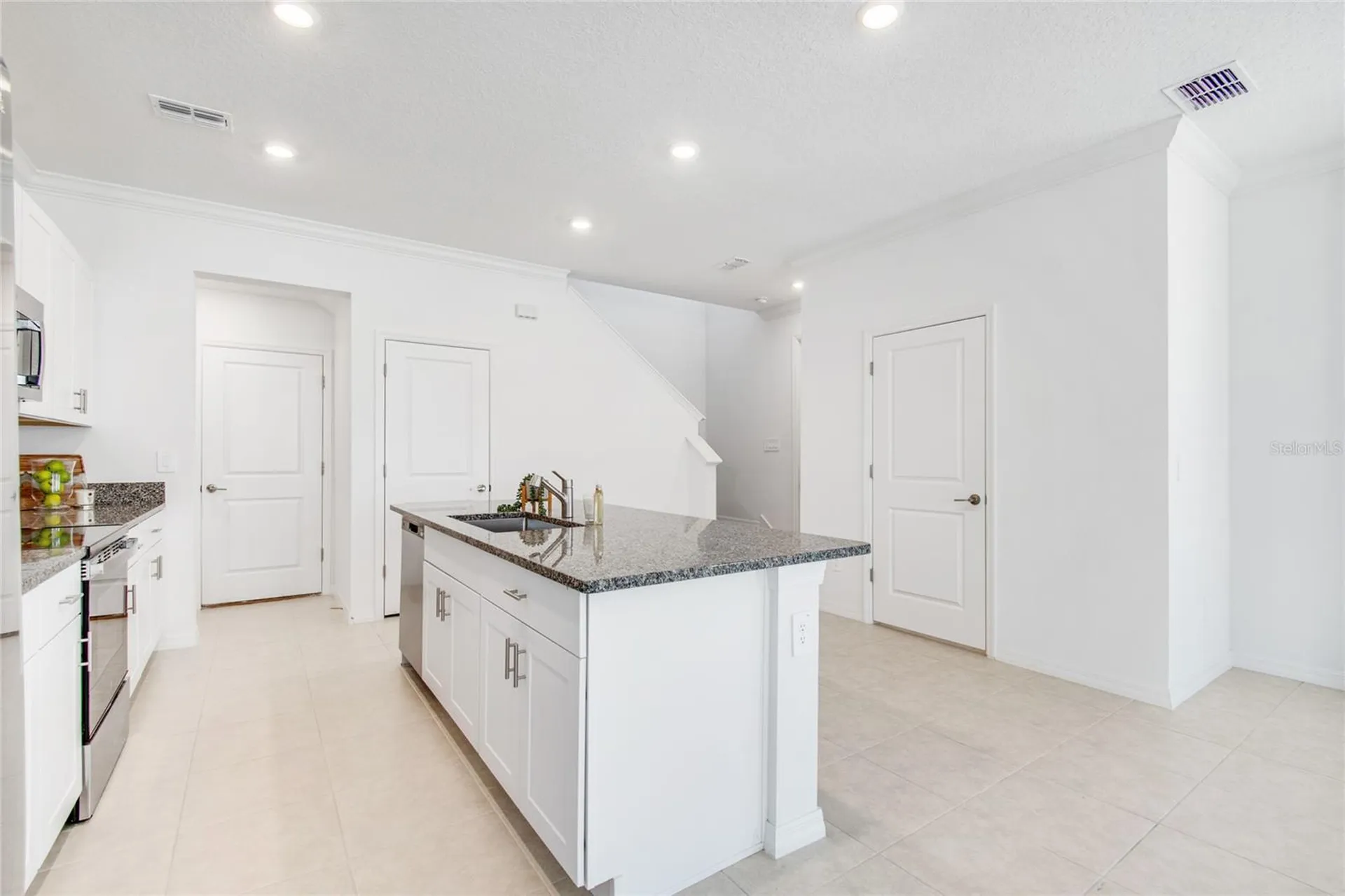 10811 Fowlers Bluff Court Tampa FL 33647