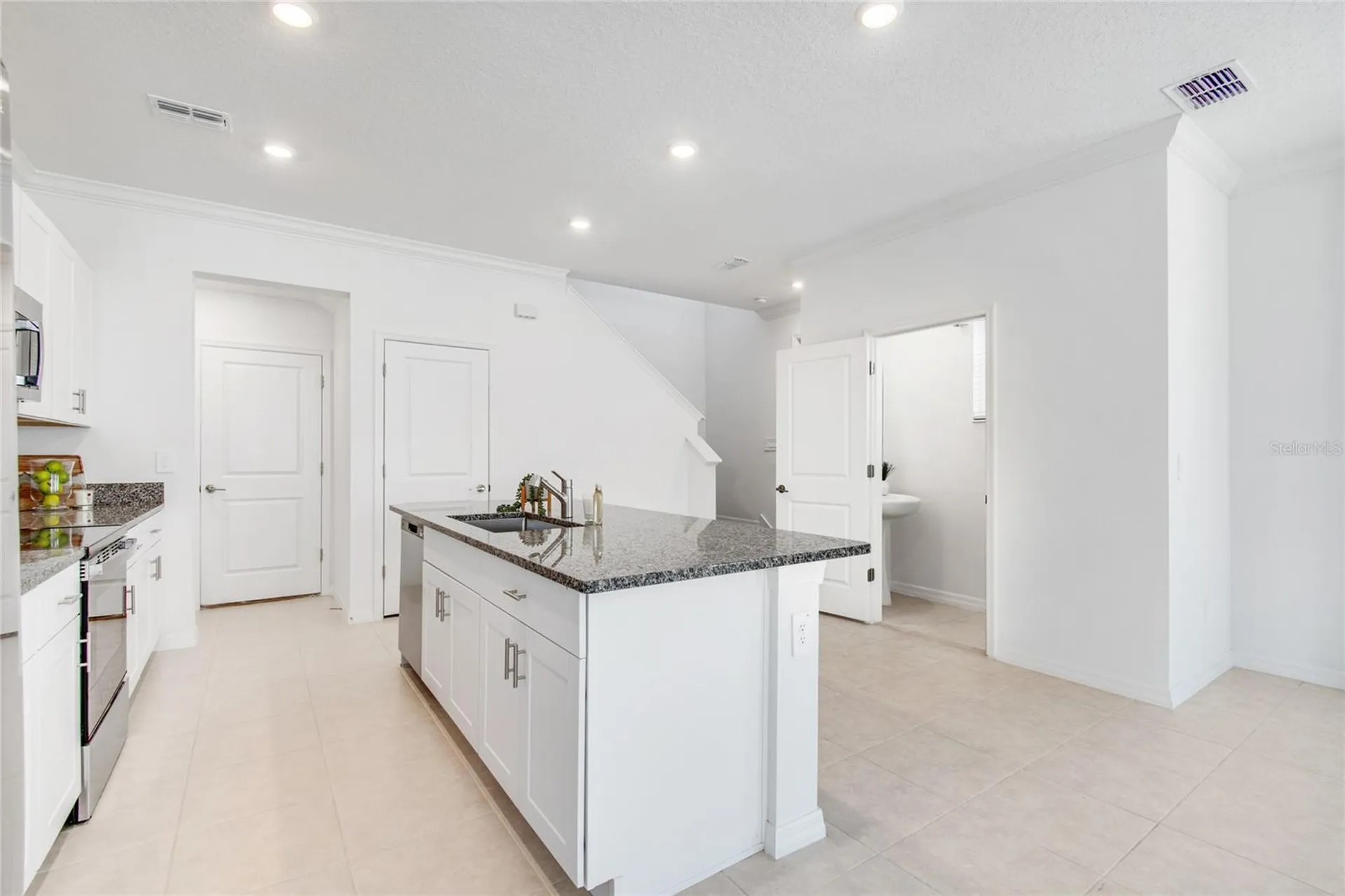 10811 Fowlers Bluff Court Tampa FL 33647