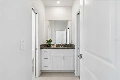 10811 Fowlers Bluff Court Tampa FL 33647