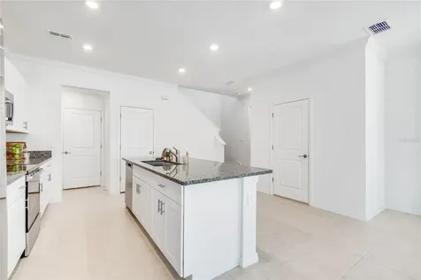 10811 Fowlers Bluff Court Tampa FL 33647