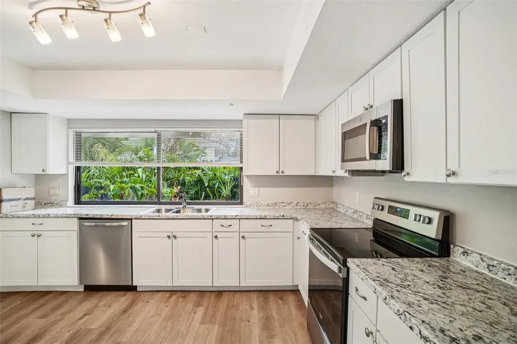 4218 Water Oaks Lane Tampa FL 33618