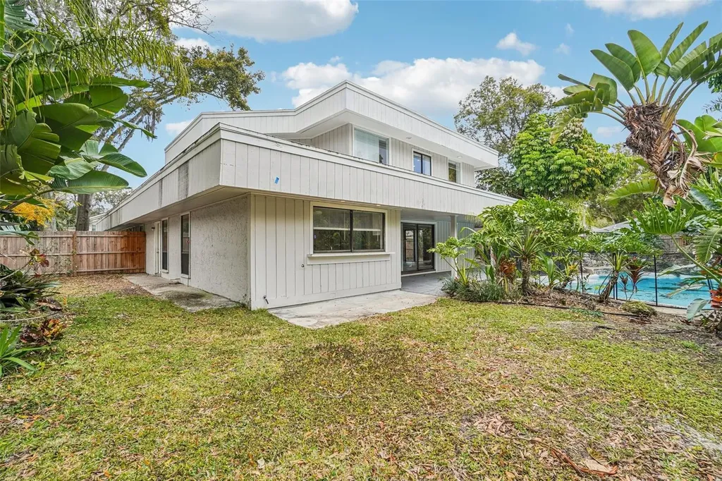 4218 Water Oaks Lane Tampa FL 33618