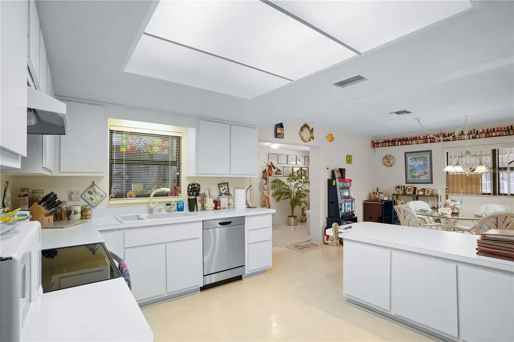 10745 SE 188th Court Ocklawaha FL 32179