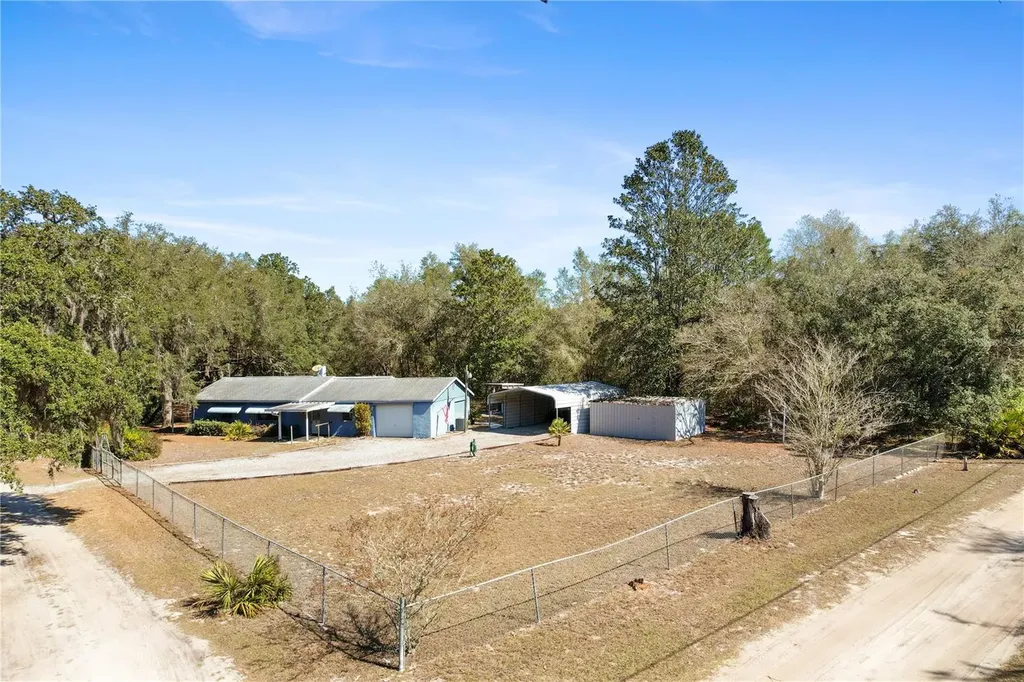 10745 SE 188th Court Ocklawaha FL 32179