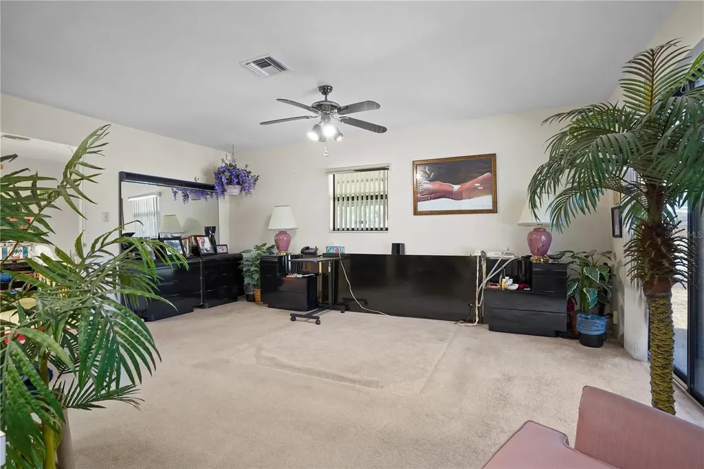 10745 SE 188th Court Ocklawaha FL 32179