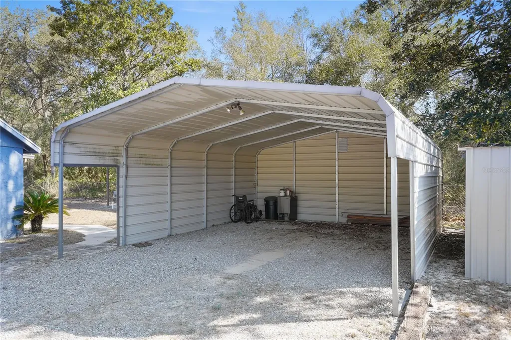10745 SE 188th Court Ocklawaha FL 32179