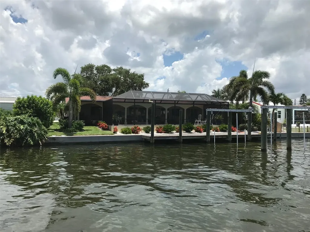 4903 Commonwealth Road Palmetto FL 34221