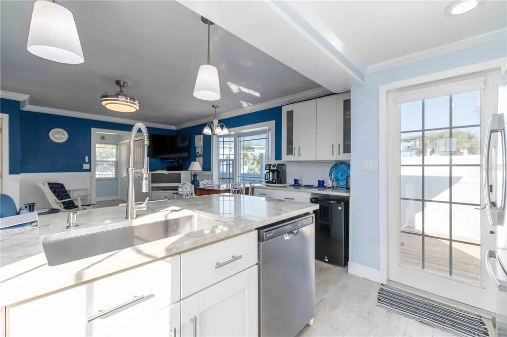111 9th Street N Bradenton Beach FL 34217