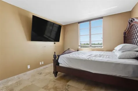 2901 26th Street W Bradenton FL 34205