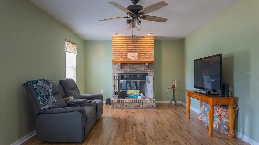 727 NE 130th Terrace Silver Springs FL 34488