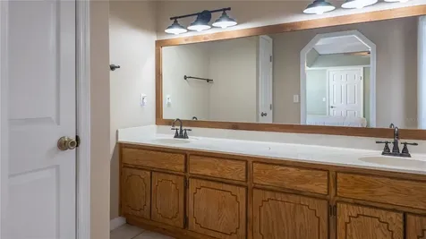 727 NE 130th Terrace Silver Springs FL 34488