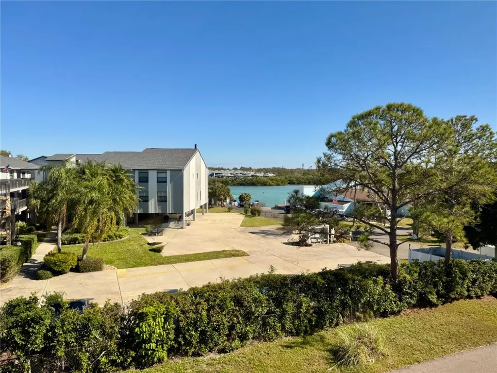 324 Windrush Boulevard Indian Rocks Beach FL 33785