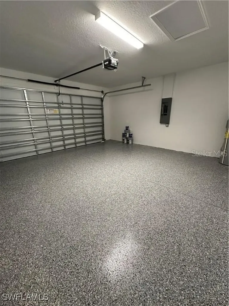 925 NW 9th Avenue Cape Coral FL 33993