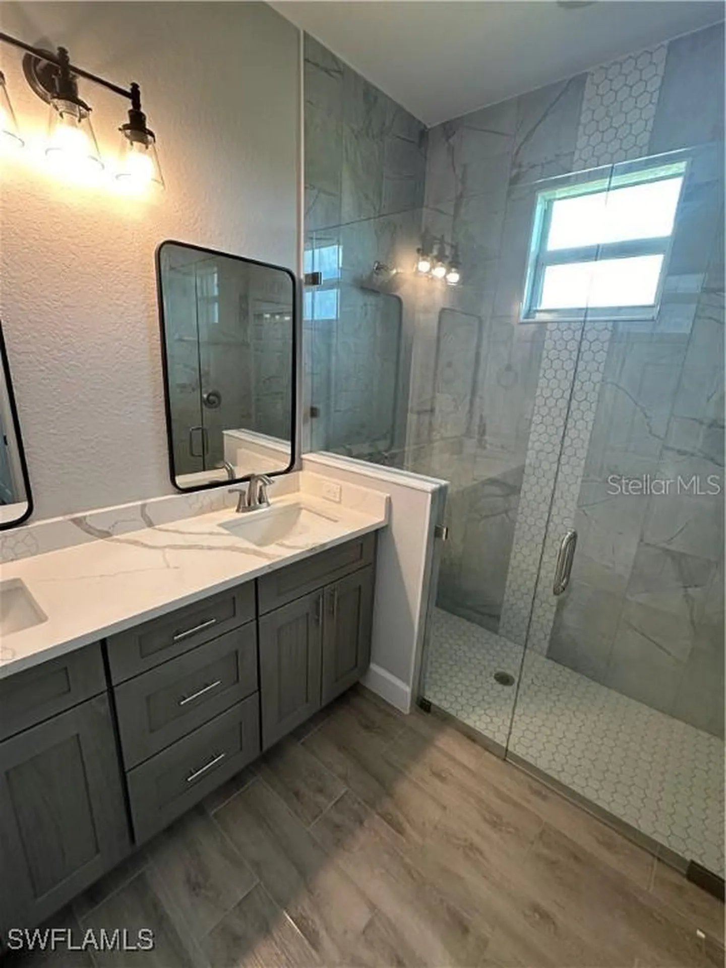 925 NW 9th Avenue Cape Coral FL 33993