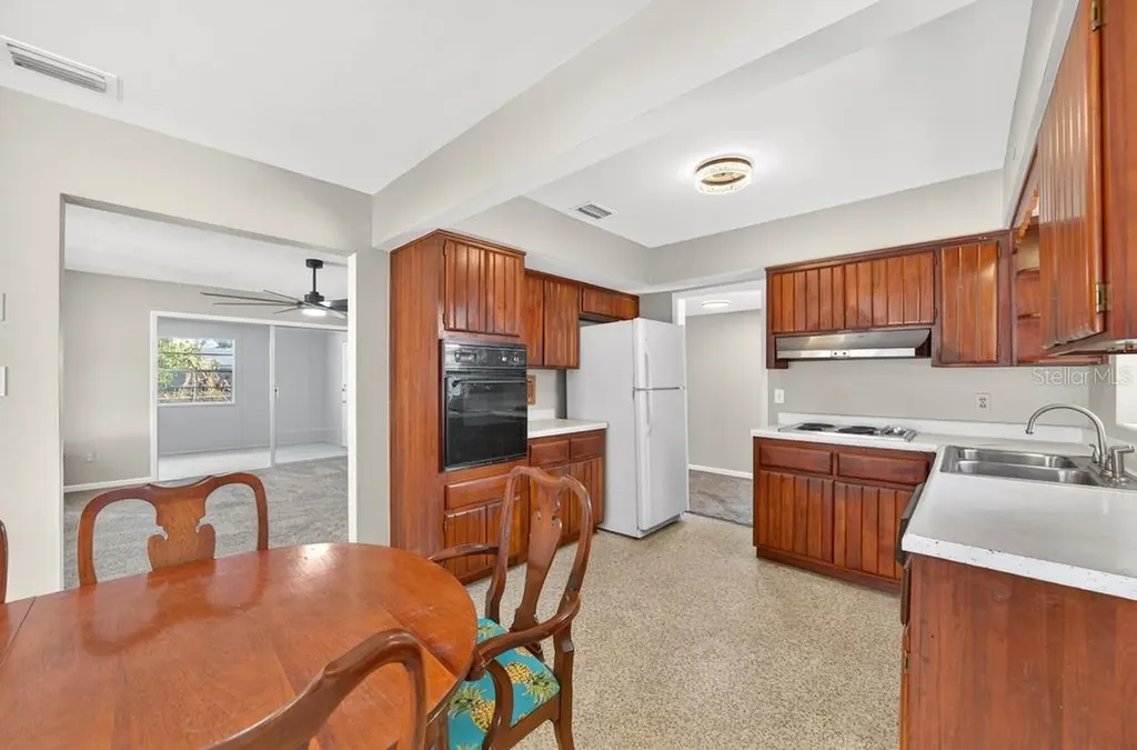 419 Krueger Street Orlando FL 32839