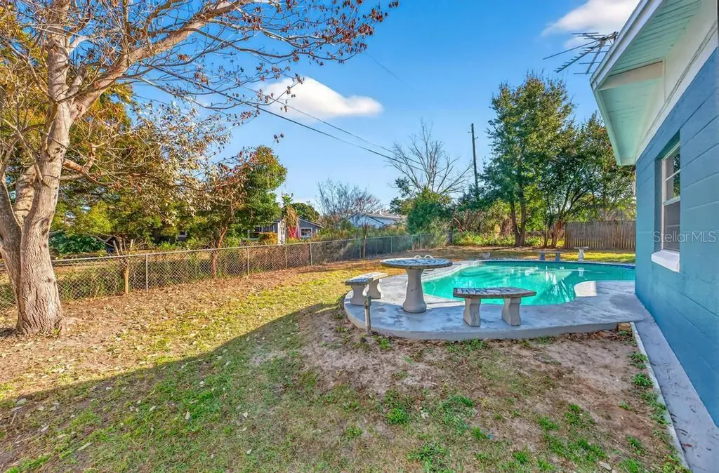 419 Krueger Street Orlando FL 32839