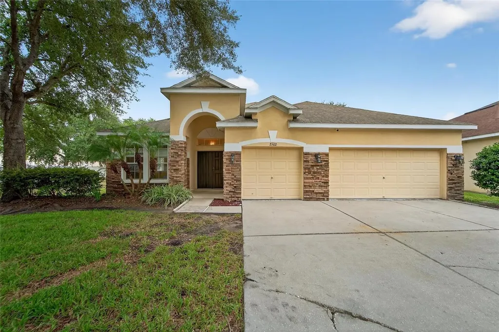 2502 Bonterra Boulevard Valrico FL 33594