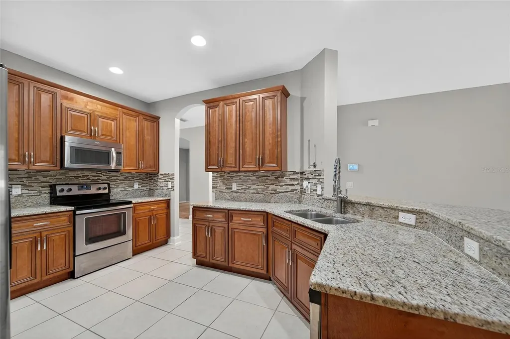 2502 Bonterra Boulevard Valrico FL 33594