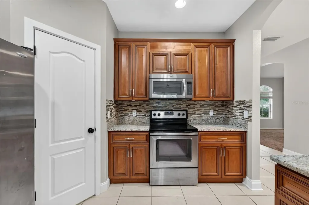 2502 Bonterra Boulevard Valrico FL 33594