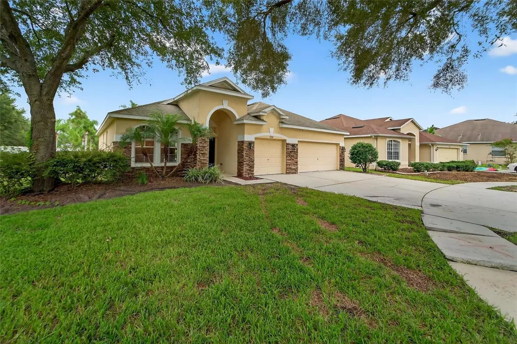 2502 Bonterra Boulevard Valrico FL 33594