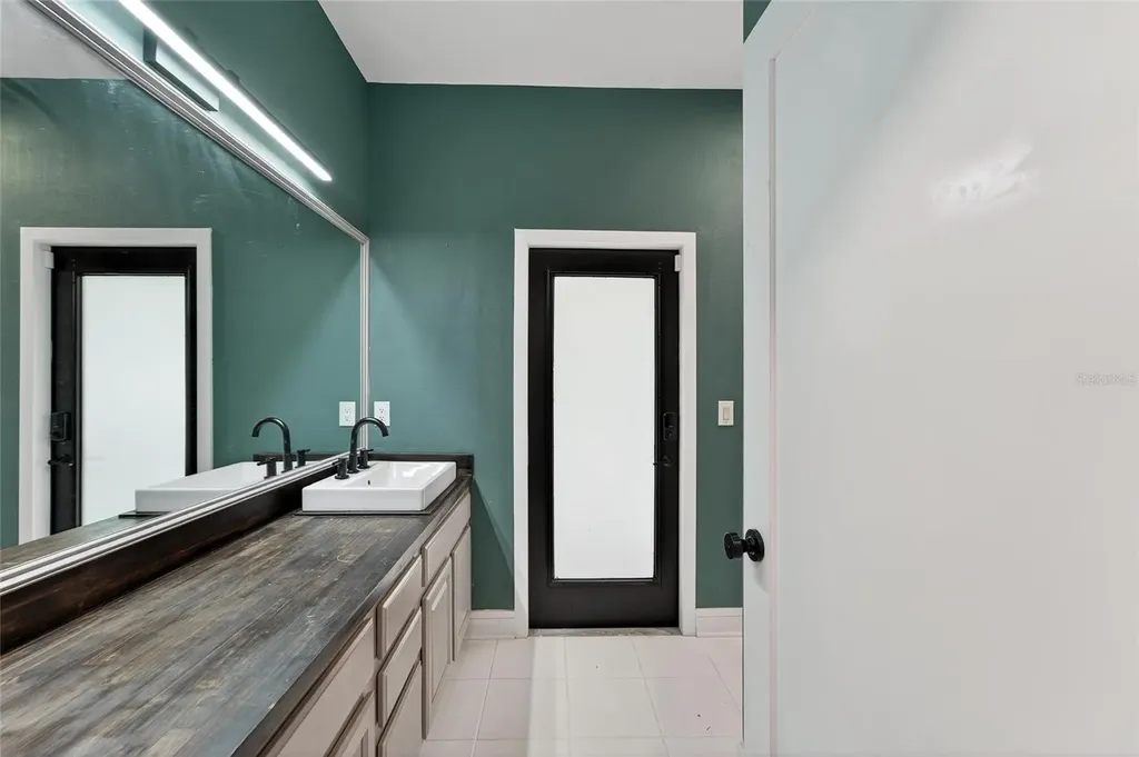 2502 Bonterra Boulevard Valrico FL 33594