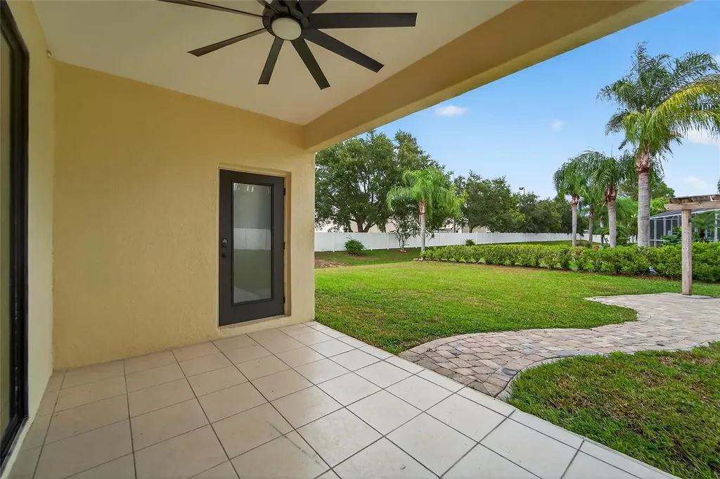2502 Bonterra Boulevard Valrico FL 33594