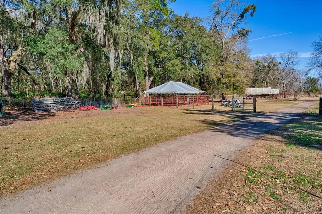 1208 N County Road 315 Melrose FL 32666