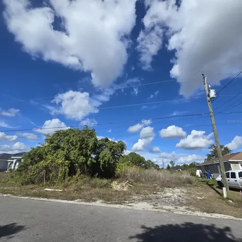 2804 E 11th Street Lehigh Acres FL 33972