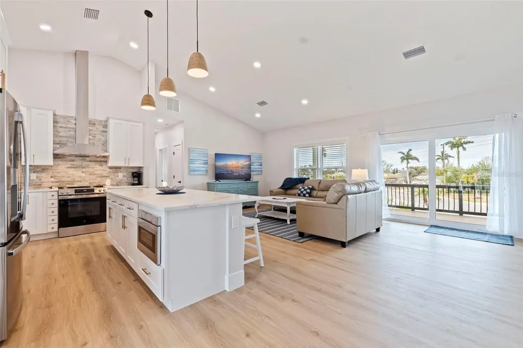 605 115th Avenue Treasure Island FL 33706