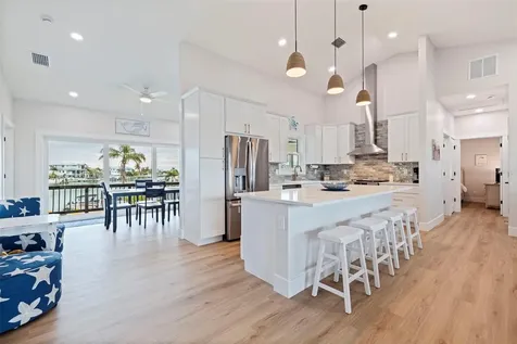 605 115th Avenue Treasure Island FL 33706