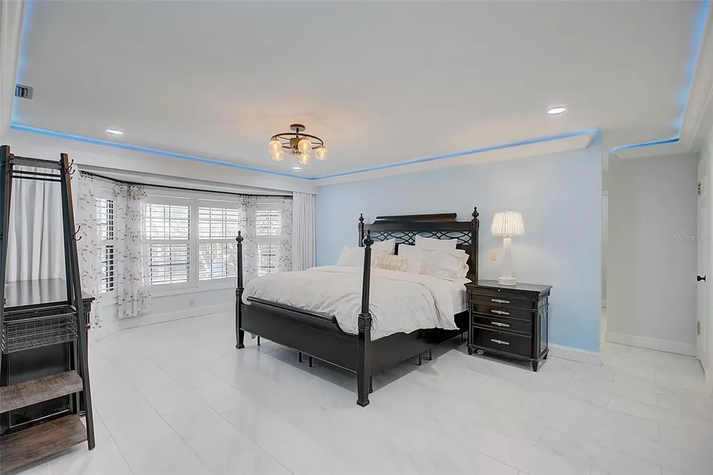 4202 Deepwater Lane Tampa FL 33615