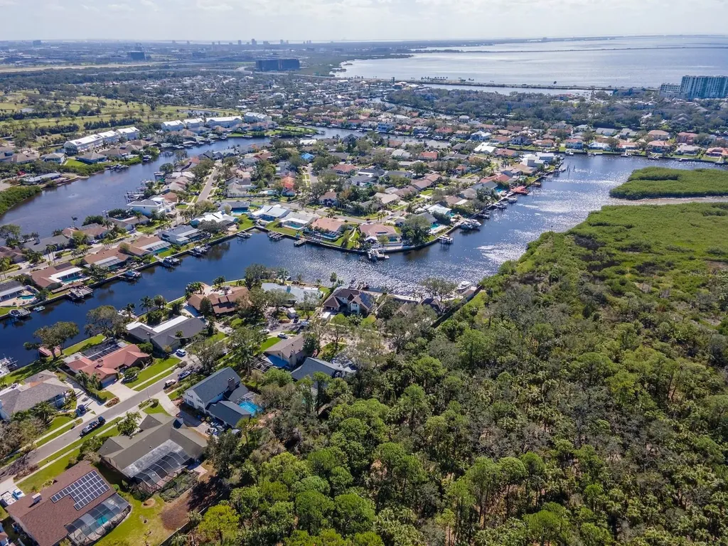 4202 Deepwater Lane Tampa FL 33615