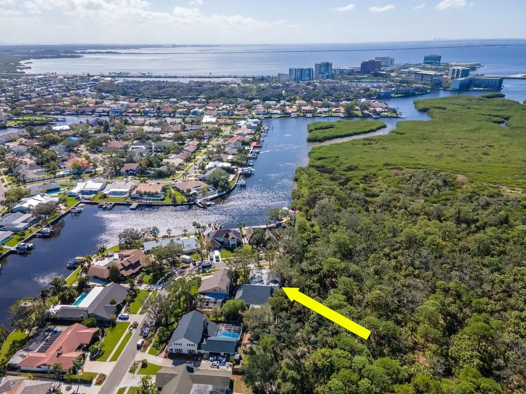 4202 Deepwater Lane Tampa FL 33615