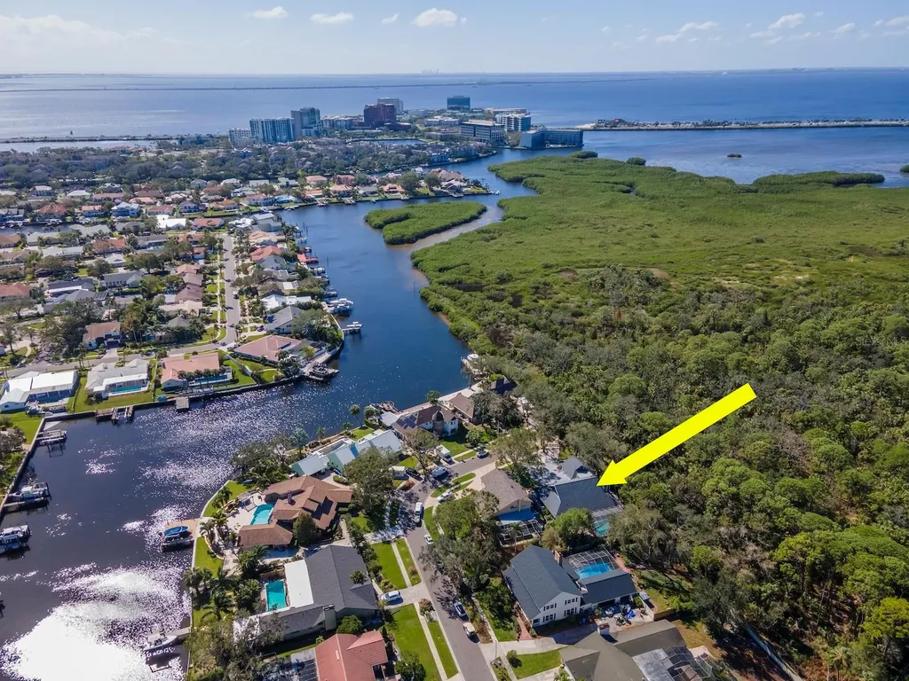 4202 Deepwater Lane Tampa FL 33615