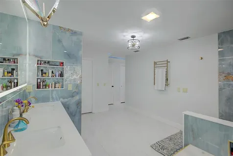 4202 Deepwater Lane Tampa FL 33615