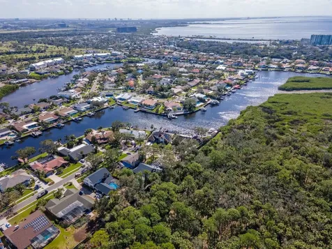 4202 Deepwater Lane Tampa FL 33615