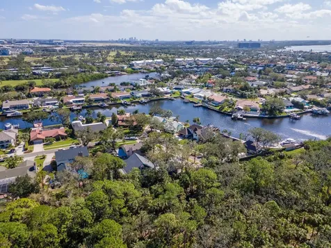 4202 Deepwater Lane Tampa FL 33615